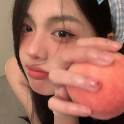 庭院里的女人 封面